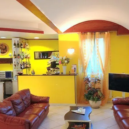 Otel Claudia 2*